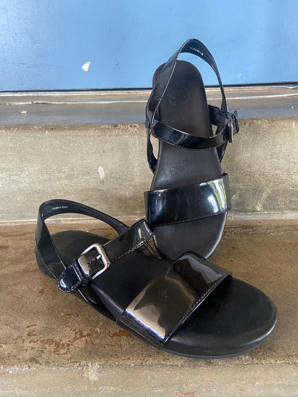 Johnston & Murphy black patent 2 strap flat comfort sandals